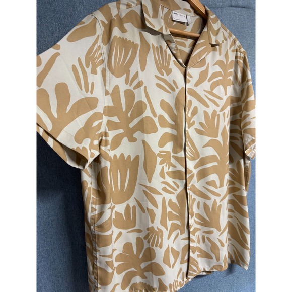 ASOS DESIGN Men's Large L Tan Beige Button Up Shirt Short Sleeve Trendy Chic - Picture 2 of 9